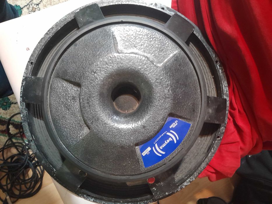 Vând difuzor profesional BEYMA 15K200.