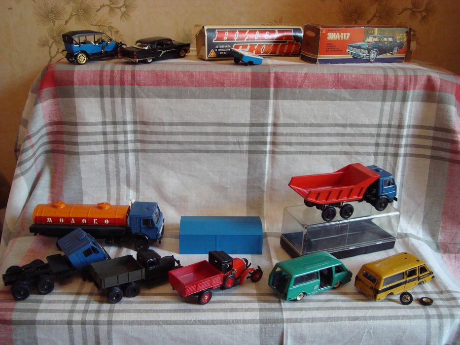 Модели Авто СССР. м-б (1 : 43) Одним ЛОТОМ . Есть обмен.
