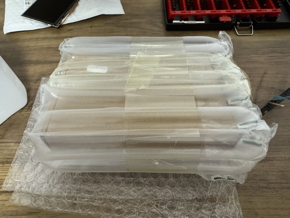 Смяна на дисплей за PSP 3000 + продажба на дисплеи