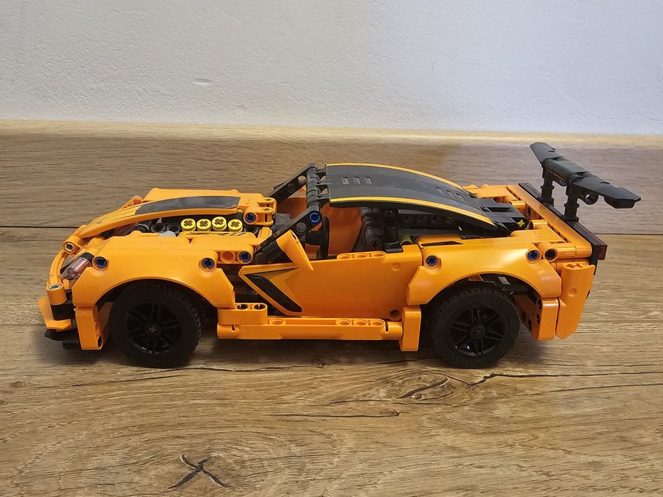 LEGO Technic - Chevrolet Corvette ZR1 42093, 579 piese