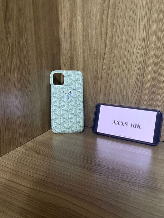 Продаю чехлы Goyard