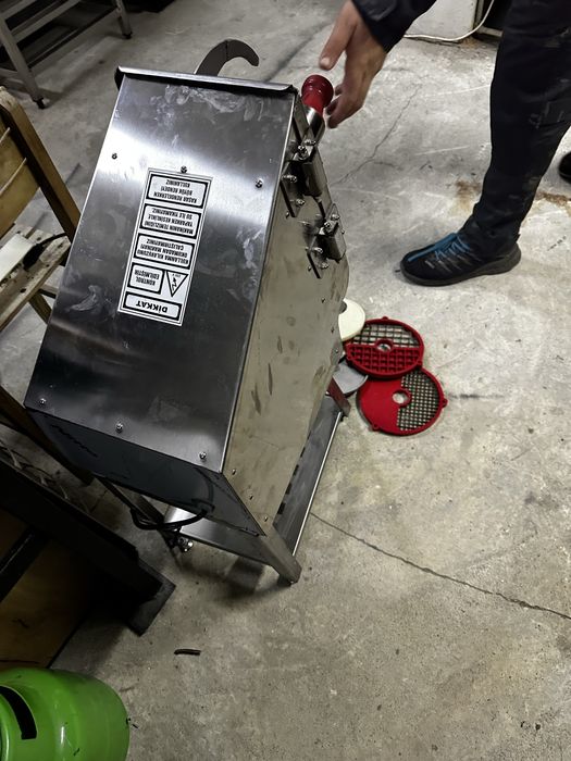 Зеленчукорезачка с ножове