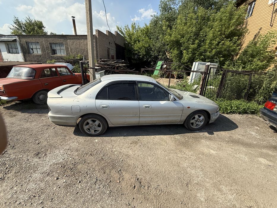 Mitsubishi Galant 7