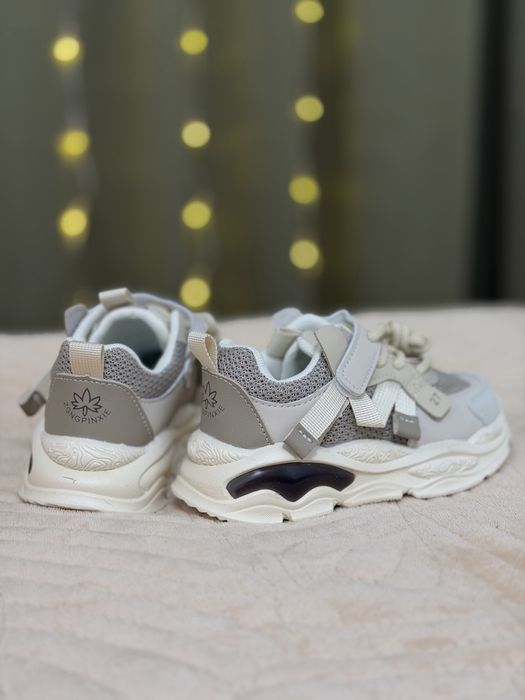 Кроссовки детские