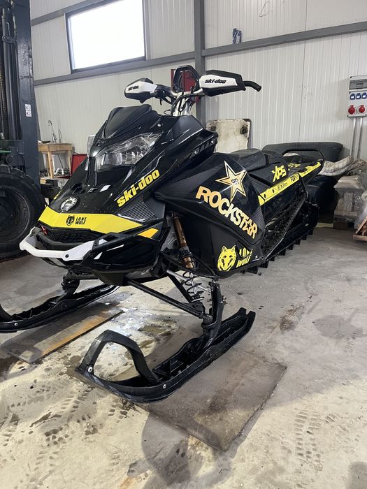 Vand snowmobil summitX 850 turbo