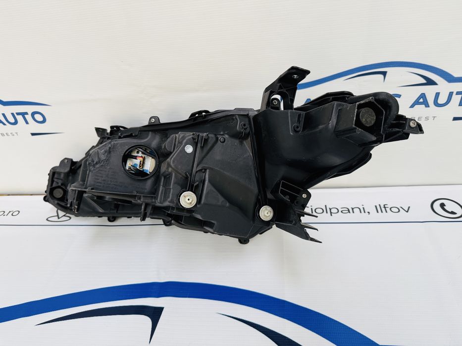 Far dreapta led Toyota Camry model dupa 2018