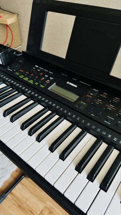 Синтезатор Yamaha PSR-E283 + стойка в подарок