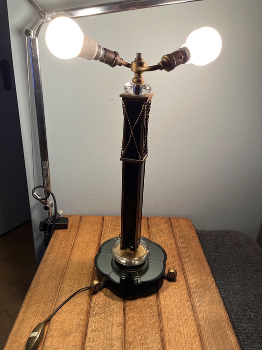 Винтидж настолна антична лампа небостъргач в стил арт деко