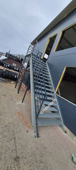 Scări metalice zincate 90x27