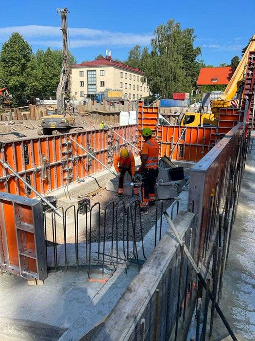 Inchiriez schela cofraje metalice panouri doka popici popi grinda H20