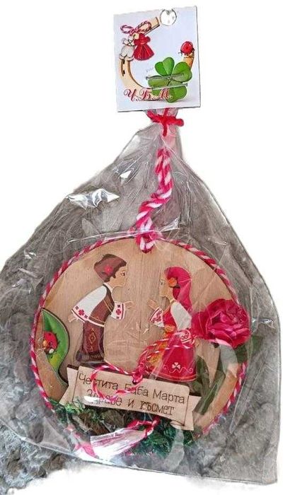 Мартеници за декорация–ръчна изработка