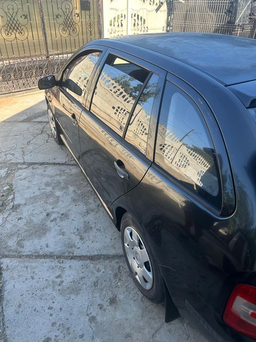 Vând skoda fabia 1.2