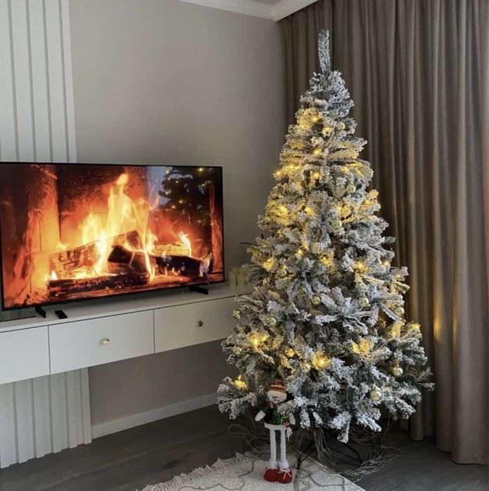 Елки с гирляндой