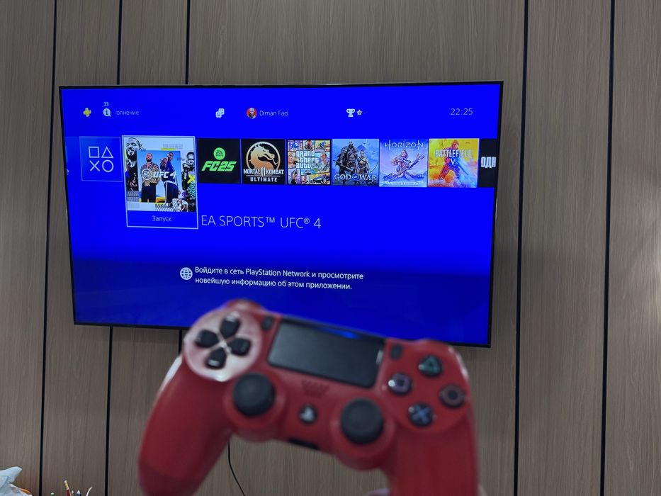 PlayStation 4 Slim 1TB + 2 геймпада