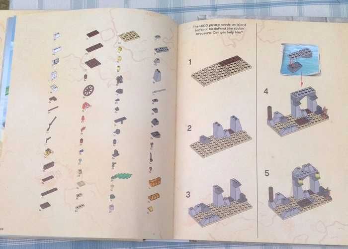 LEGO 2 в 1 - Castle & Pirates - Лего замък и пирати с формата на книга
