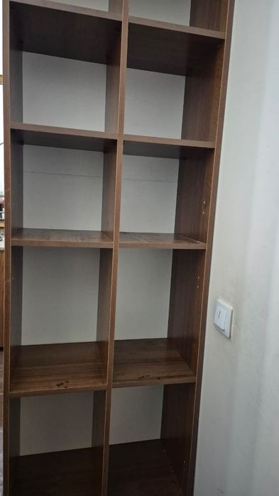 Шкафчик высокий с дверцами