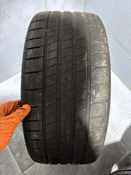Anvelope de vara Bridgestone 235 35 R19