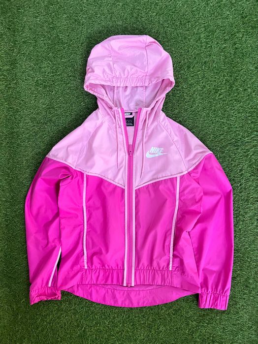Дамско горнище / ветровка : Nike Wmns Sportswear Windrunner XS