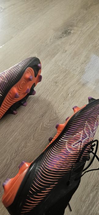 Ghete de fotbal Puma