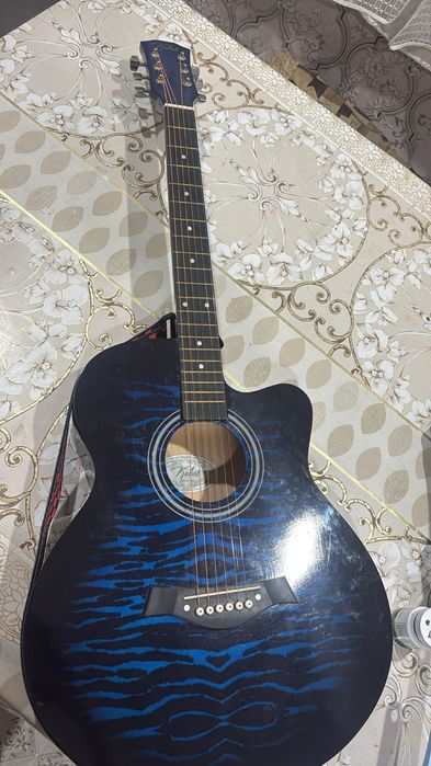 Продам Гитара сатамын