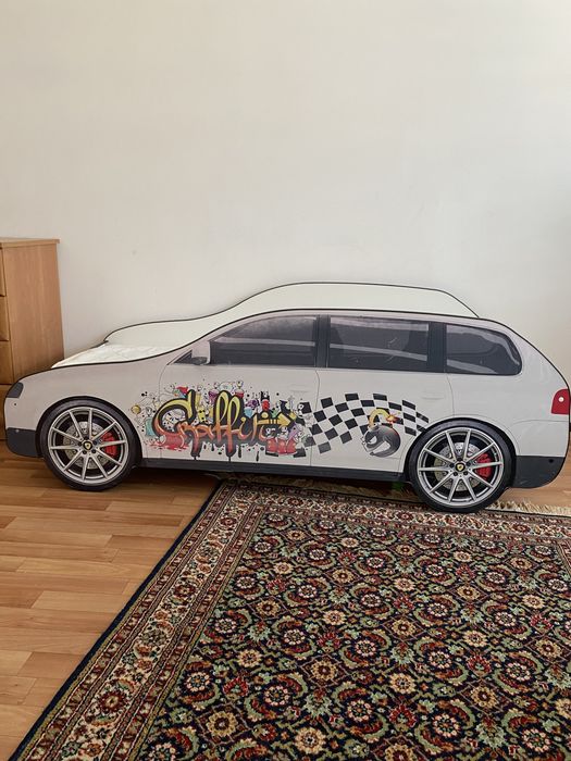 Детская кровать-машина