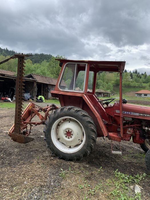Tractor International 374 + cositoare gaspardo