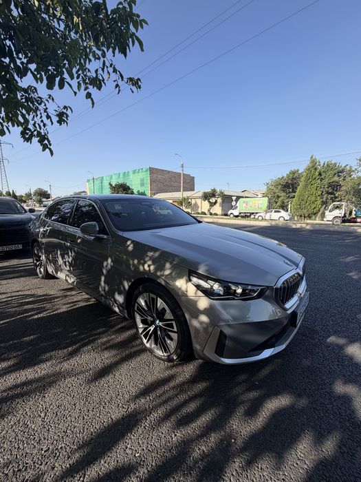 Bmw i5 35L Full option