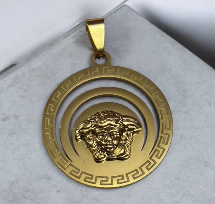 Мъжки синджир с медальон от медицинска стомана неръждаеми