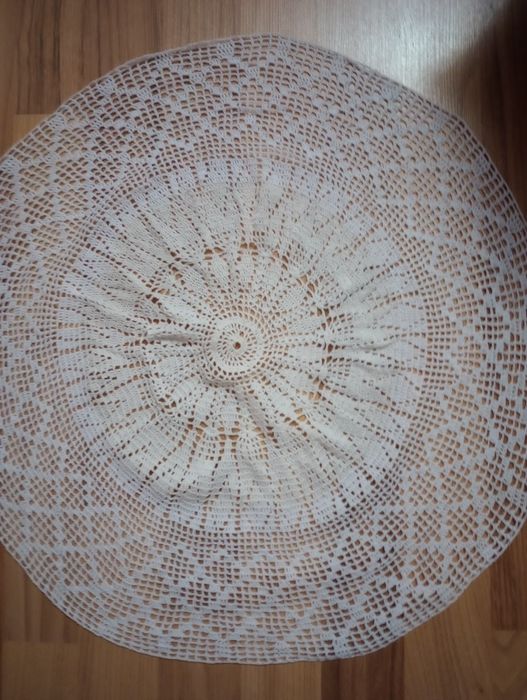 Față de masă de macrame