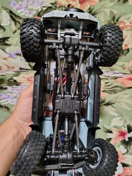 Vând Trx4m Defender
