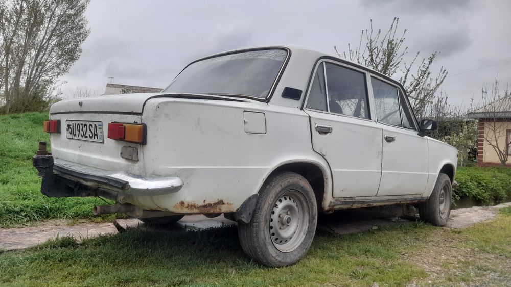 Jiguli 21011 Sotiladi