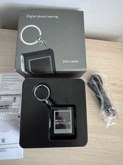 Breloc Foto Digital John Lewis — Ecran LCD, USB, Nou, cu Cutie