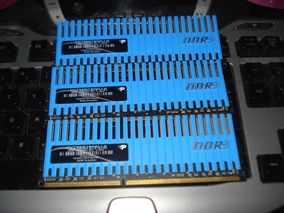 kit memorie ram ddr3 6gb 1600 mhz cl8 8-8-8-24 triple channel kit 1366