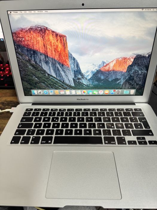 Macbook air 2013 in stare buna