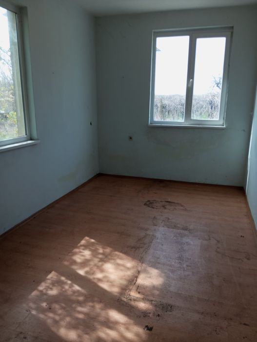 Дава се под наем Промишлена сграда в с. Калояновец, Област Стара Загора - 750 кв.м за 612 € - Снимка #6