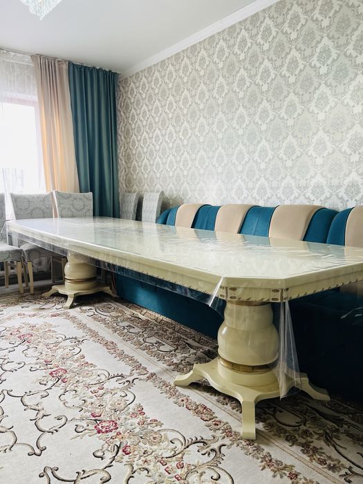 Продам стол со стульями (12 шт.)