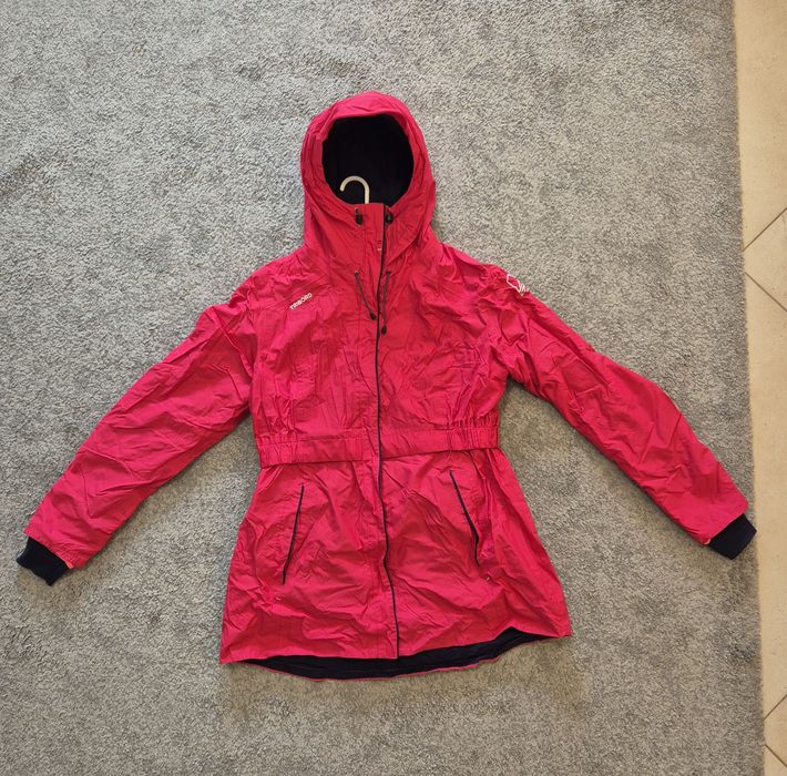 Geacă damă roz impermeabilă – cu glugă, stil outdoor