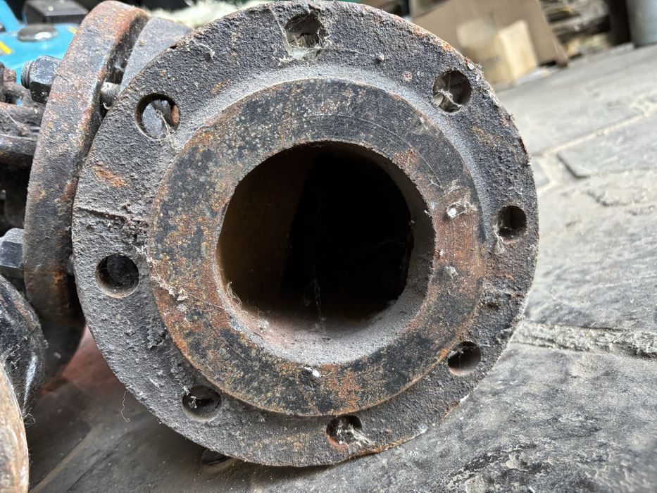 Продам задвижку.