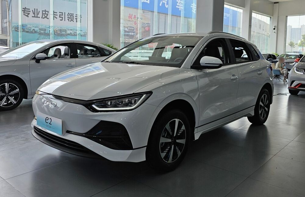 Byd e2 luxury 2025