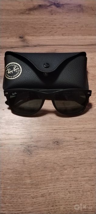 Продам солнцезащитные очки Ray Ban New Wayfarer RB2132
