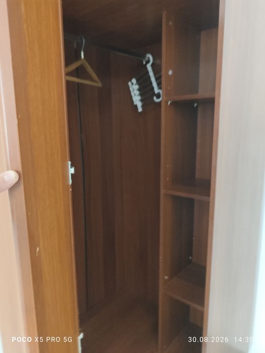 Продаём шкаф добротный большой
