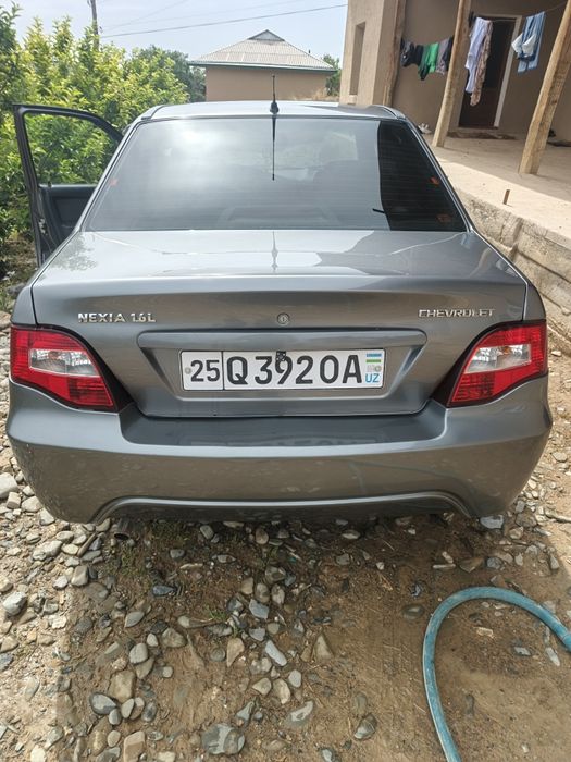 Bekorchilar tel klib oʻtirmasin