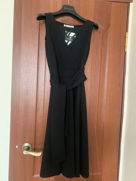 Продам платье черное