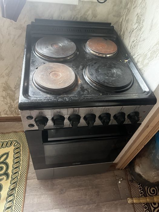 Продам плиту электрическую