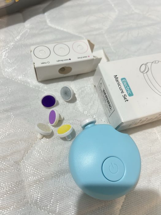 Помпа за кърма  Медела+ електричен комплект за бебета + Кенгуру