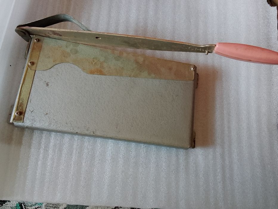 Продаю резак для бумаги