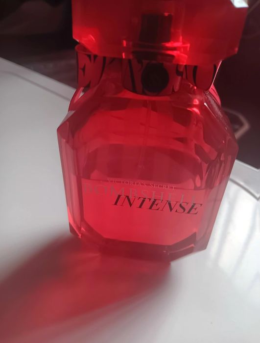 Дамски  парфюми-Carolina Herrera иVictoria'sSecret