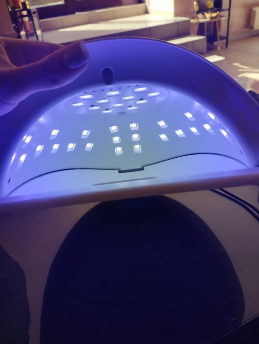 UV лампа за маникюр