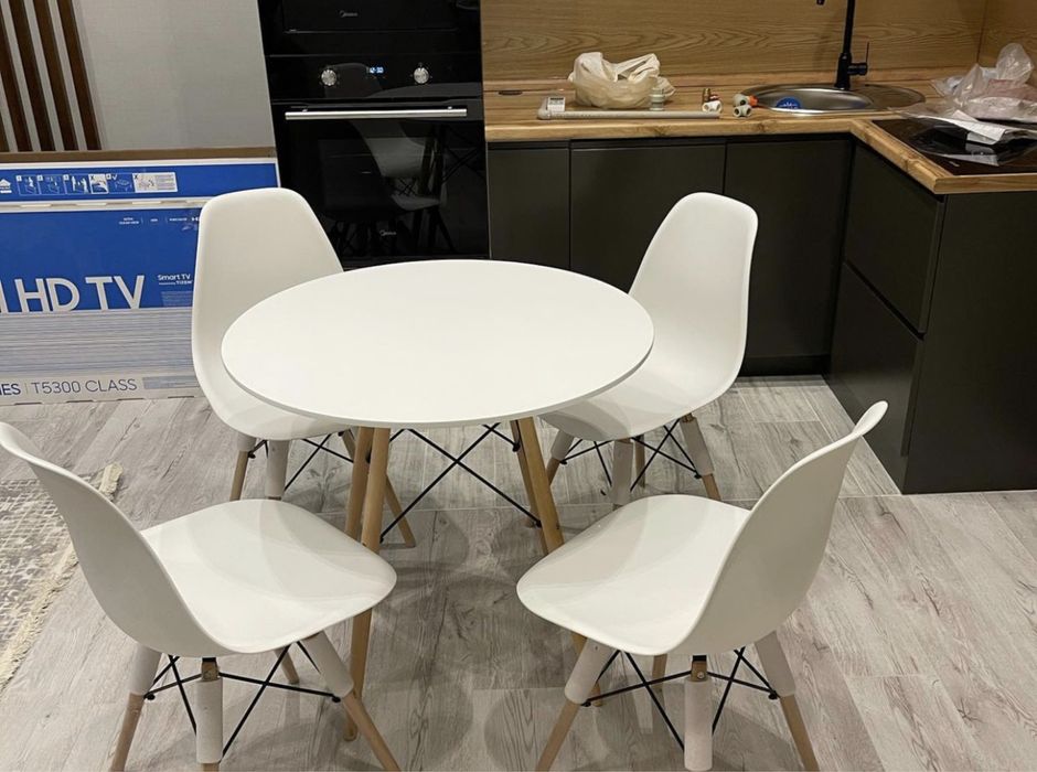 Продам стол круглый 80*80