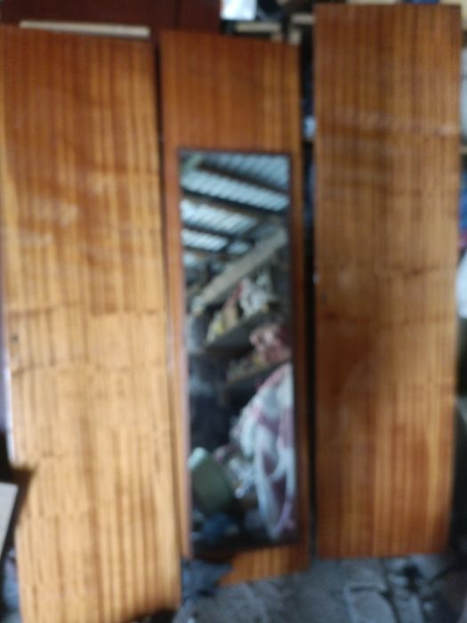 Продам шифоньер с антресолью.